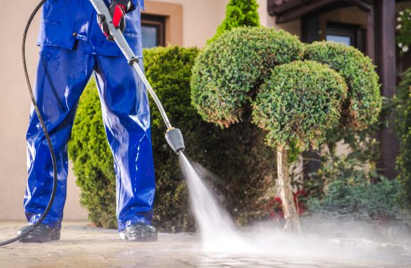 Driveway Cleaning in Falls Church
